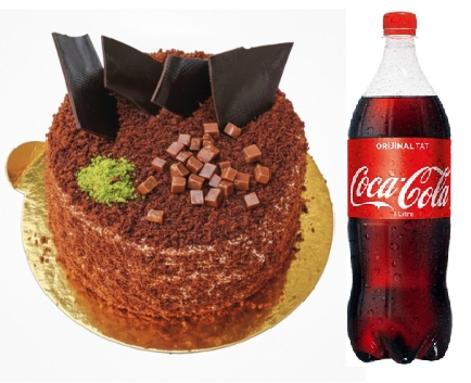 4-6 Kişilik Tatlı İkram Paketi - Çikolatalı Yaş Pasta Kıbrıs pasta