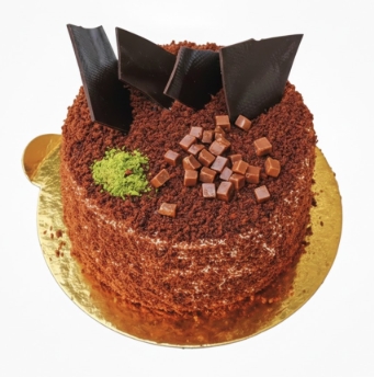 4 ile 6 kişilik çikolatalı yaş pasta Kıbrıs pasta