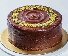4 kişilik Klasik çikolatalı fıstıklı yaş pasta fiyatları Kıbrıs pasta