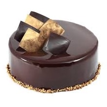 8. Klasik Lezzet, Modern Sunum: 2-3 Kişilik Çikolatalı Yaş Pasta Kıbrıs pasta