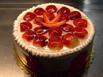 9-12 Kişilik Çilekli Yaş Pasta Kıbrıs pasta